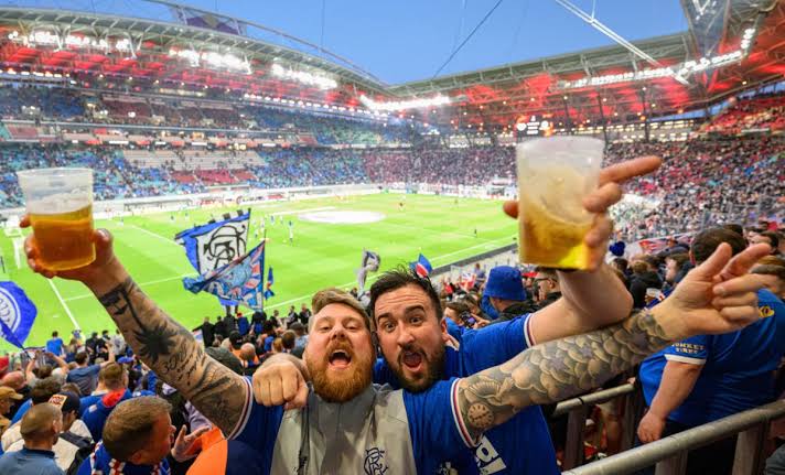 Alkohol di Stadion Sepak Bola